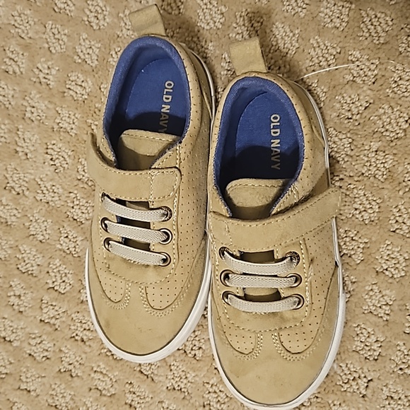 Old Navy tan shoes - Picture 2 of 4